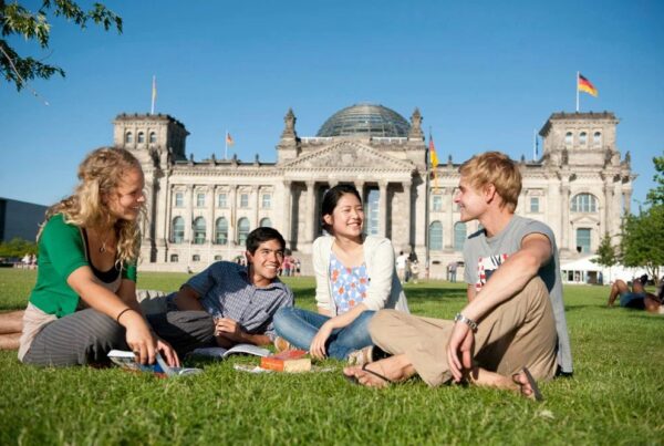 Độ tuổi từ 18 - 35 là độ tuổi du học nghề Đức lý tưởng