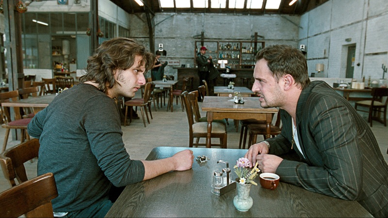 Soul Kitchen (2009) – Phim hài nhẹ giúp học từ vựng giao tiếp đời thường về ẩm thực, công việc và cuộc sống.