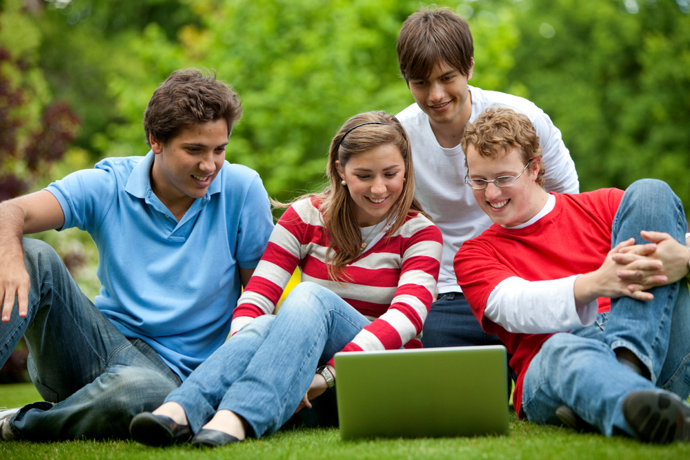 Shadowing giúp tăng khả năng nghe - nói tiếng Đức