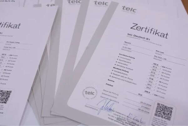 TELC là chứng chỉ ngôn ngữ chuẩn châu Âu đánh giá nghe, nói, đọc, viết, tập trung giao tiếp thực tiễn và được công nhận rộng rãi tại Đức.