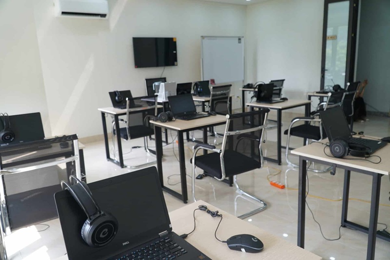 Mỗi tổ chức thi có cách thức chuẩn bị và điều kiện phòng thi khác nhau