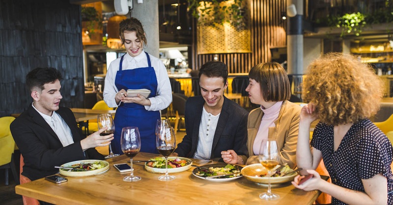 Hội thoại ăn uống giúp người học giao tiếp tự nhiên và hiểu văn hóa sinh hoạt Đức